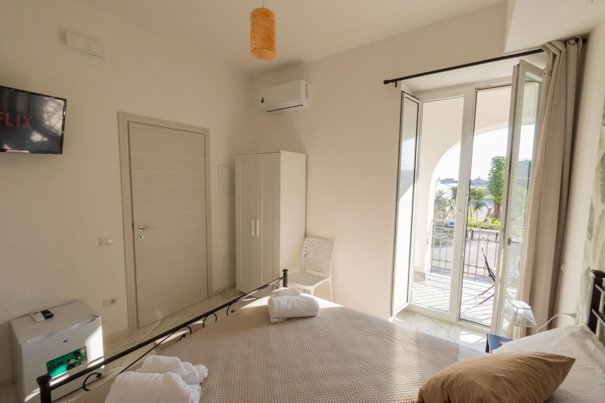 Cientopera Suite Rooms Pontecagnano Bagian luar foto