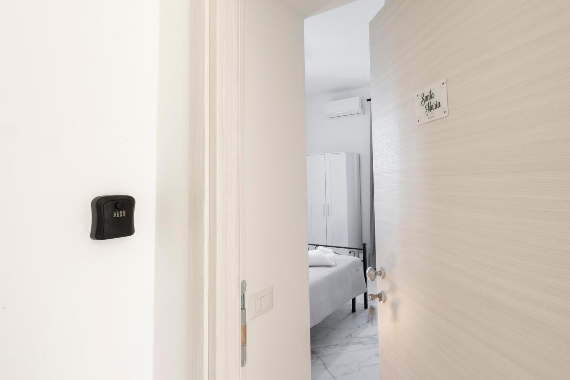 Cientopera Suite Rooms Pontecagnano Bagian luar foto