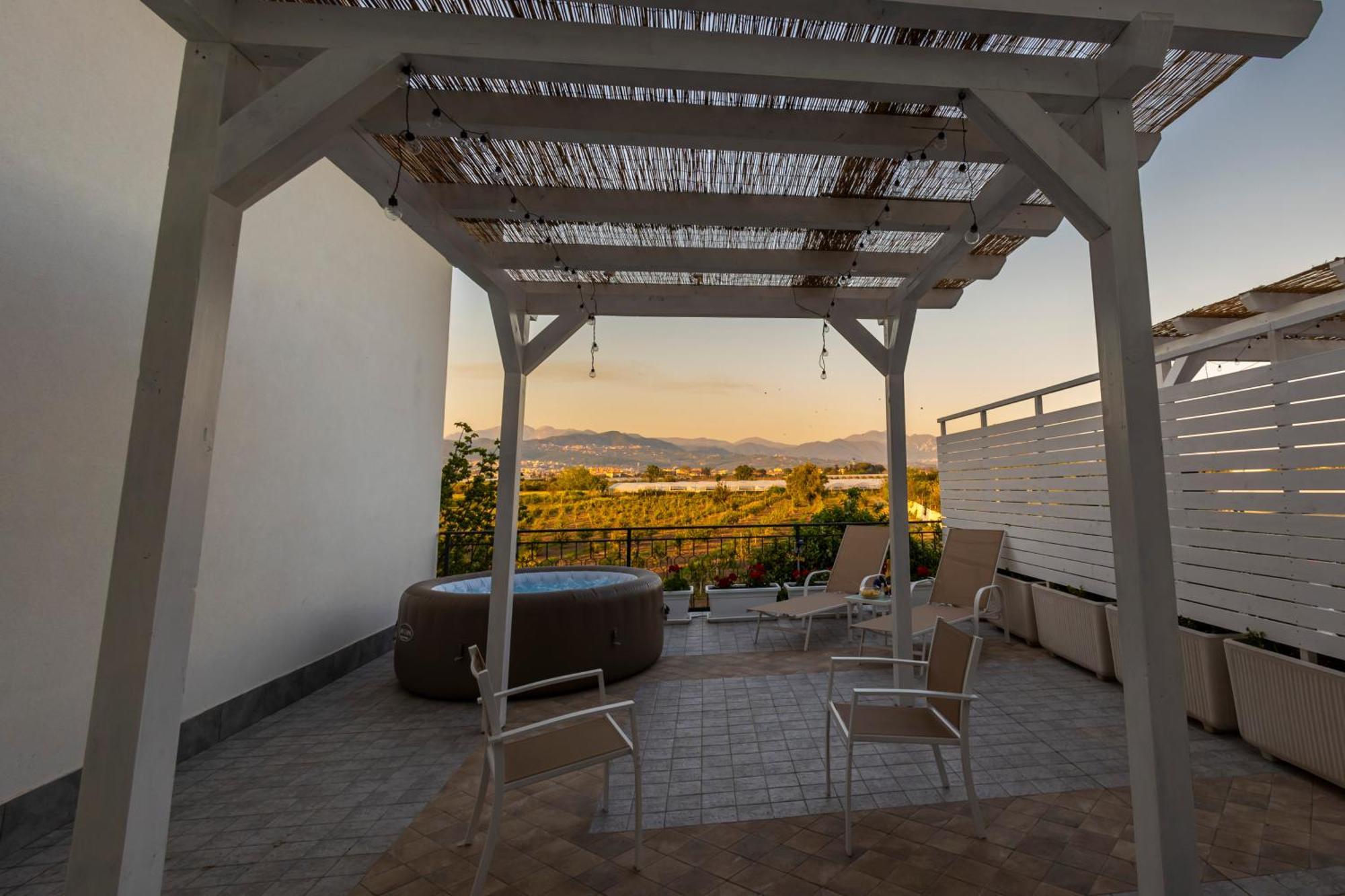 Cientopera Suite Rooms Pontecagnano Bagian luar foto