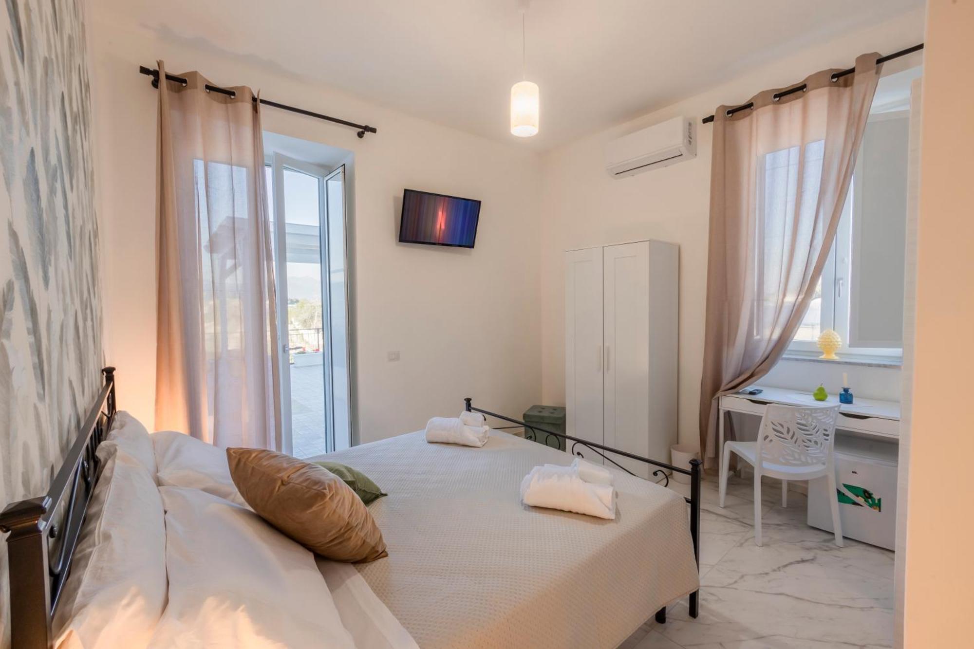 Cientopera Suite Rooms Pontecagnano Bagian luar foto