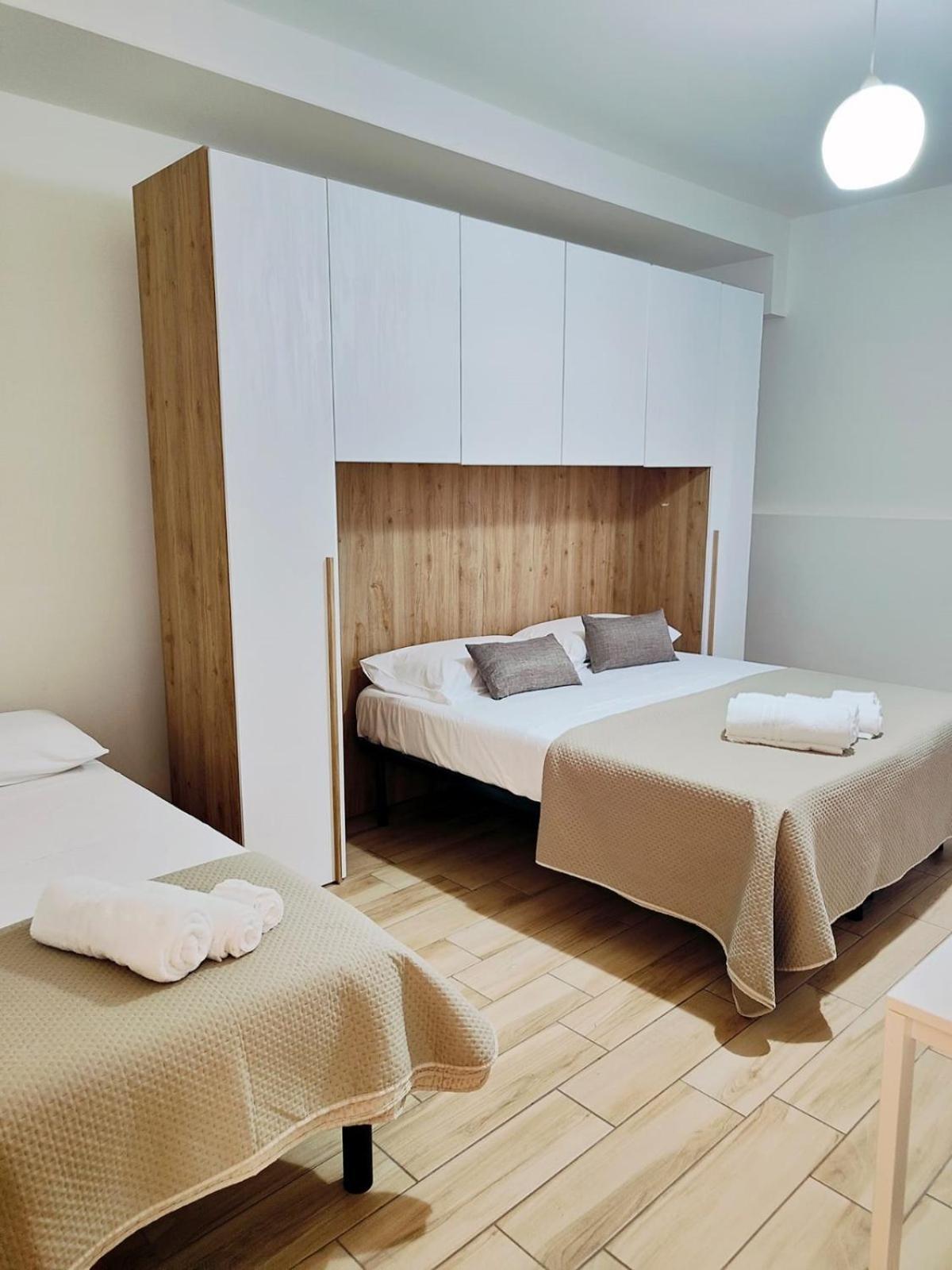 Cientopera Suite Rooms Pontecagnano Bagian luar foto