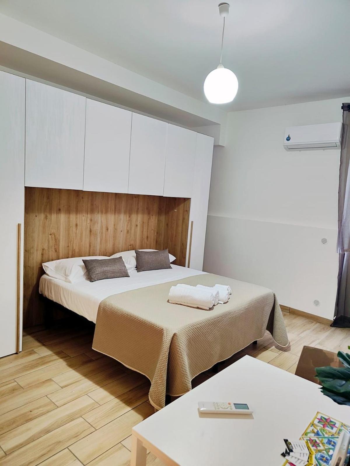 Cientopera Suite Rooms Pontecagnano Bagian luar foto